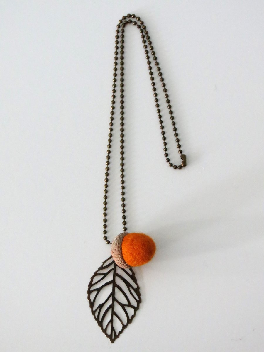Needle Felted Acorn Leaf Necklace- Warm Beech
