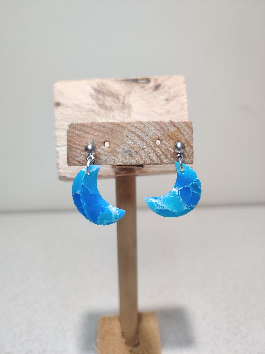 Sea blue mini moon earrings 