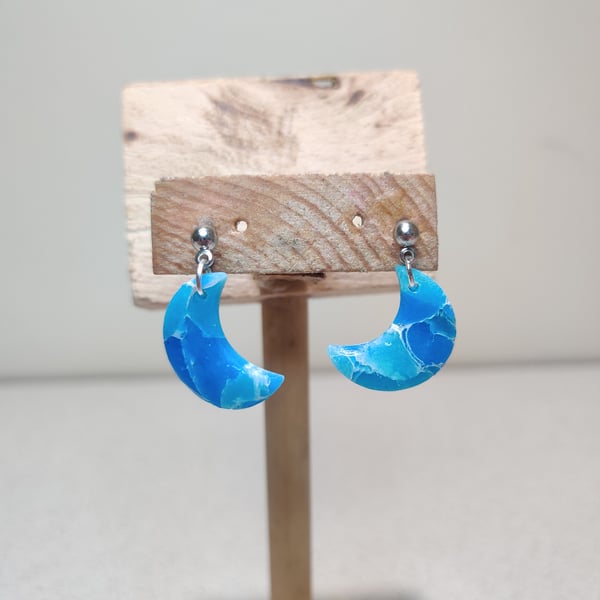 Sea blue mini moon earrings 