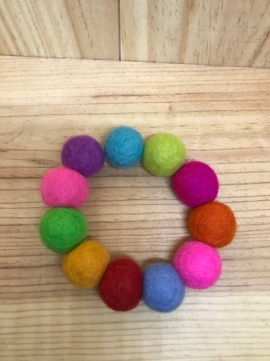 Fell Ball Bracelet. (436)