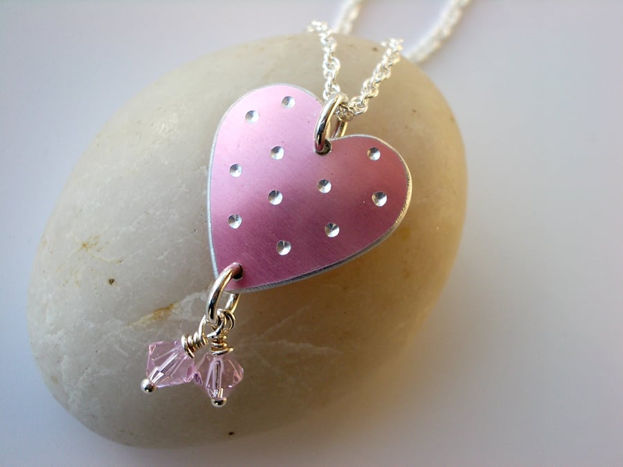 Heart pendant necklace in pink with spots