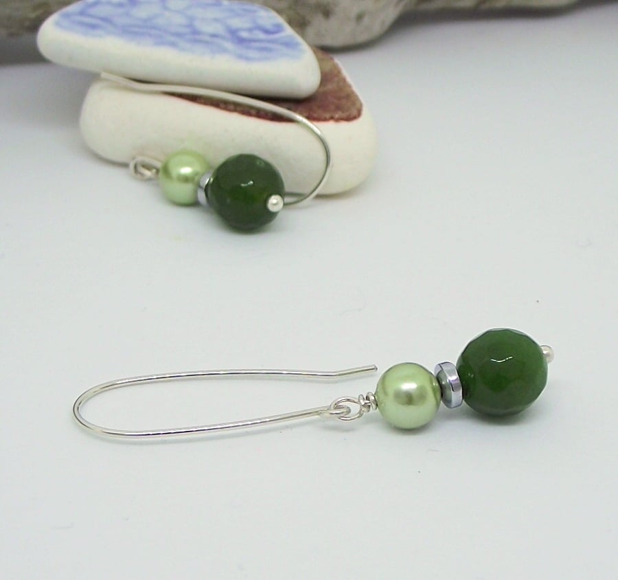 Earrings green jade pearl