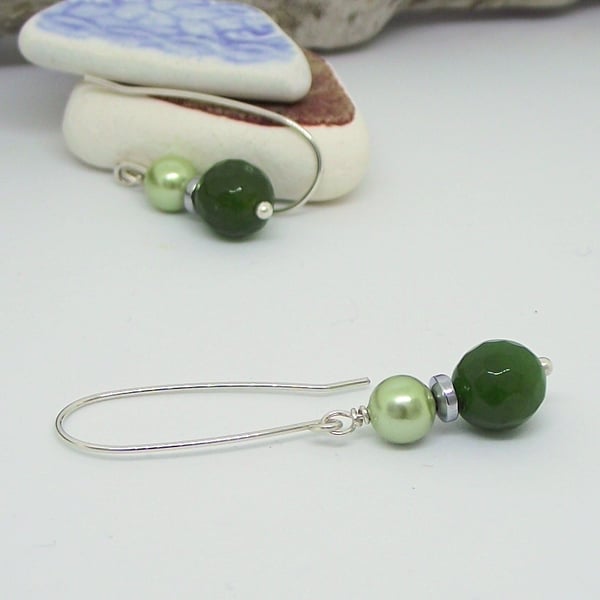Earrings green jade pearl