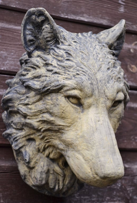 Wolf Head Plaque 