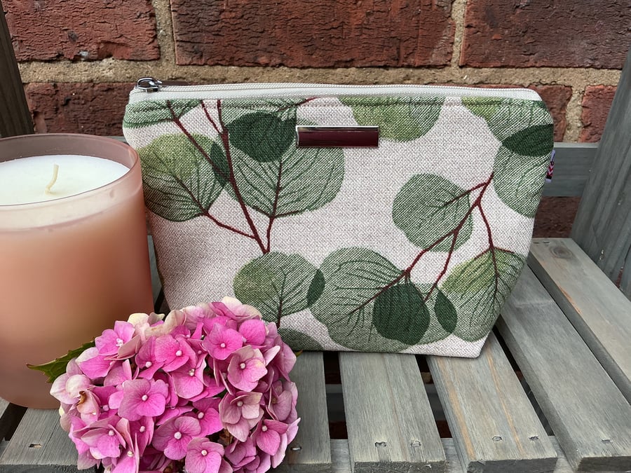 Green Leaf Zip Pouch