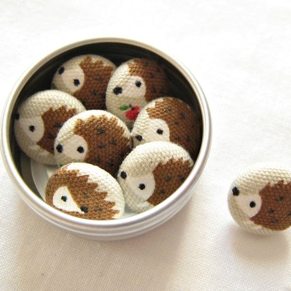Hedgehog and Ladybird drawing pins for home office noticeboard in tiny tin.