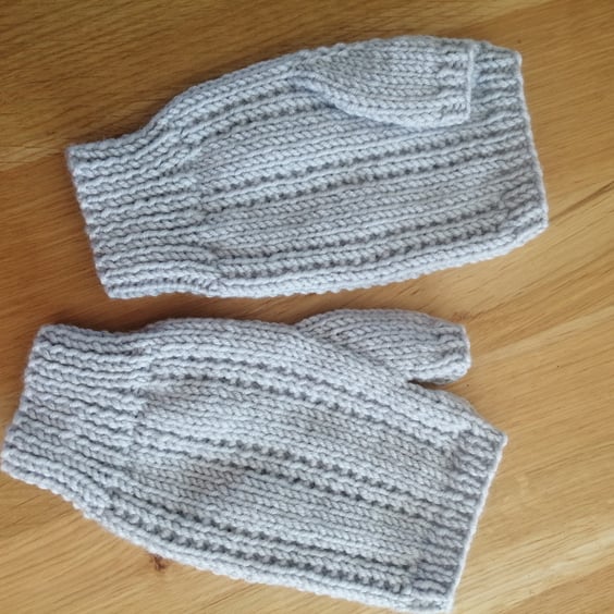 Fingerless gloves 