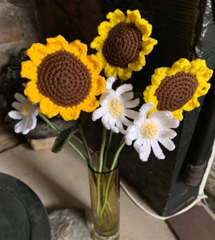 crochet sunflower and white daisy bouquet 