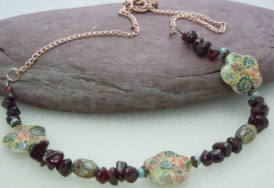 Garnet & Howlite gemstone necklace