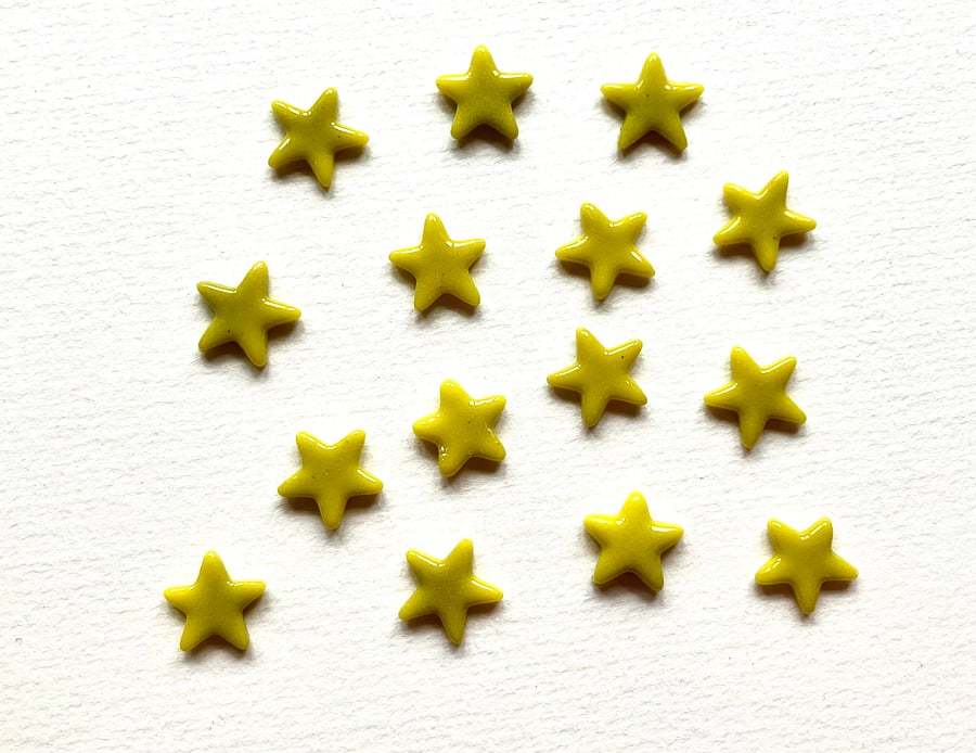 Pack of 15 yellow stars made with Bullseye 90coe glass