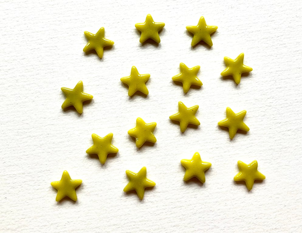 Pack of 15 yellow stars made with Bullseye 90coe glass