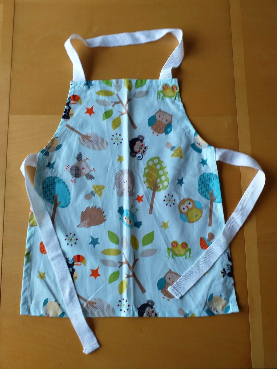 Woodland Wildlife Apron age 2-6 approximately