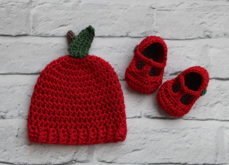 Baby Apple Hat and Shoe Set - 0-3 Months Baby - Autumn Baby Girl - New Baby Gift
