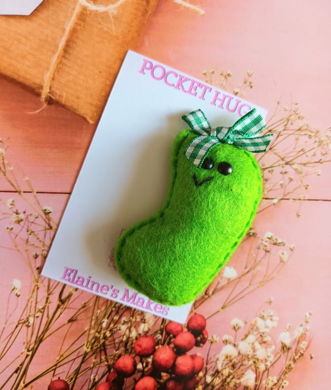 Hand sewn 'jelly bean' pocket hug and pocket hug card,letterbox gift (green)