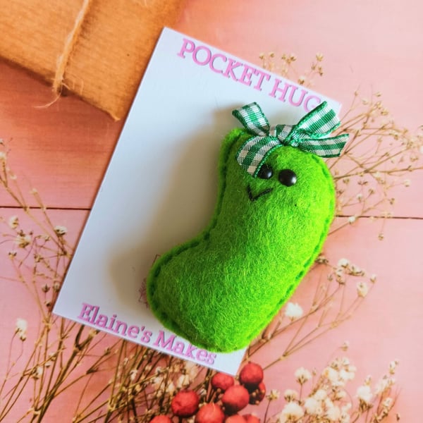 Hand sewn 'jelly bean' pocket hug and pocket hug card,letterbox gift (green)