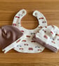 Newborn Baby Boxed Gift Set-Beanie Hats & Matching Bib-Cute Car Design-BGS03