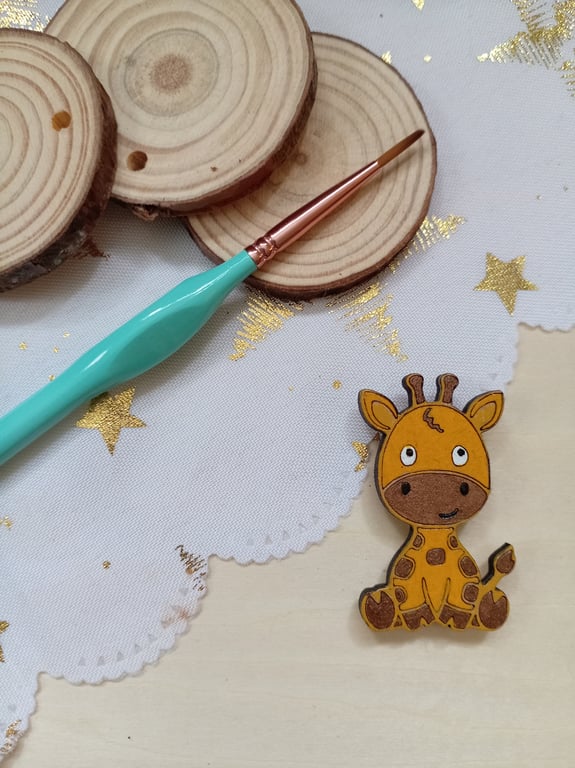Wooden giraffe shaped fridge magnet