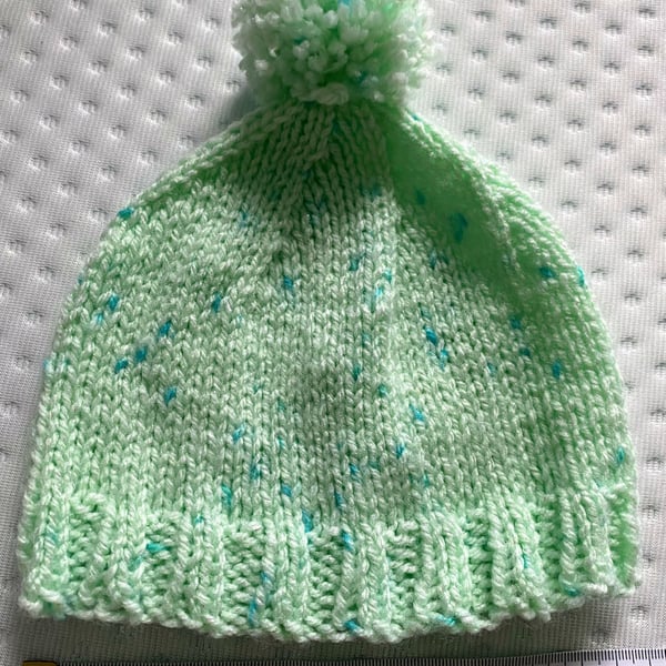 Knitted baby hat turquoise 