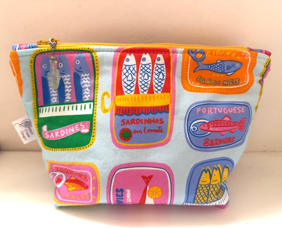 Sardine zipped accessory bag