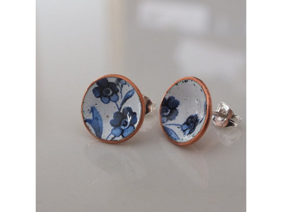 Blue and white enamelled post earrings
