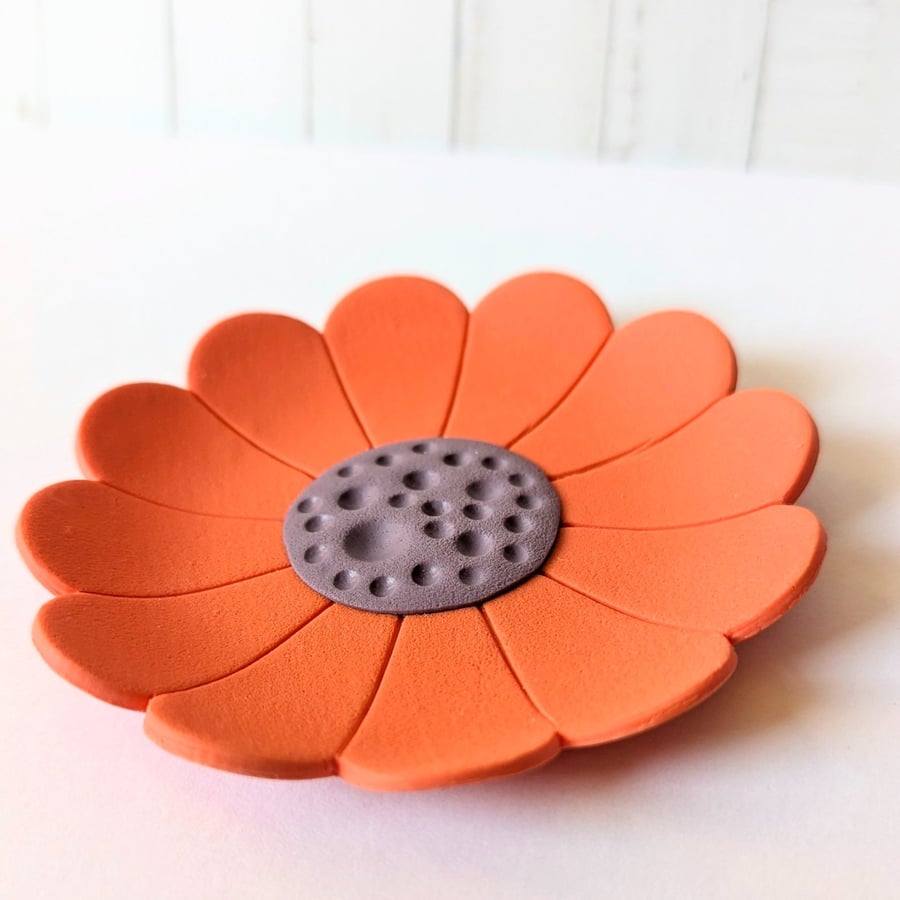 Retro flower desk and trinket bowl