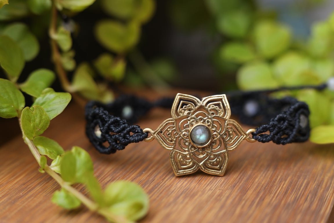 ass Flower Bracelet with Labradorite