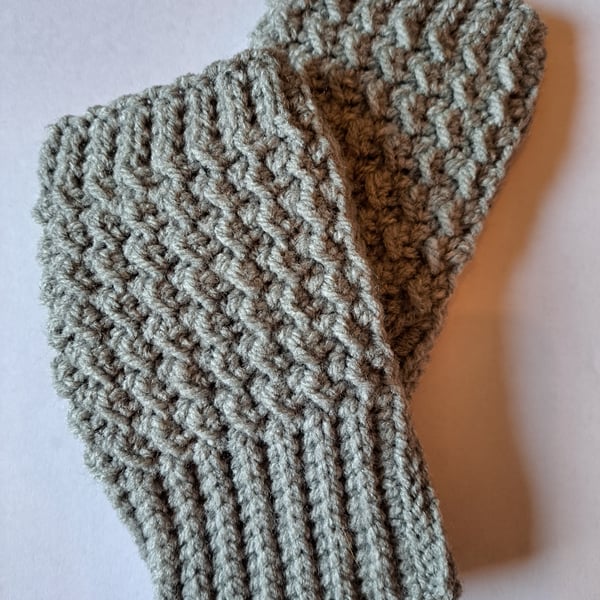 Crochet Fingerless Gloves, Wrist Warmers, Grey