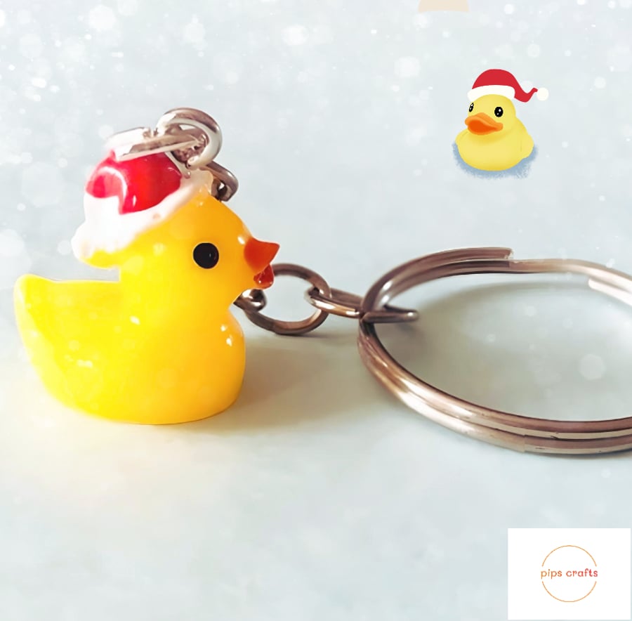 Cute Christmas Hat Rubber Duck Keyring - Fun Quirky Keychain, Gift
