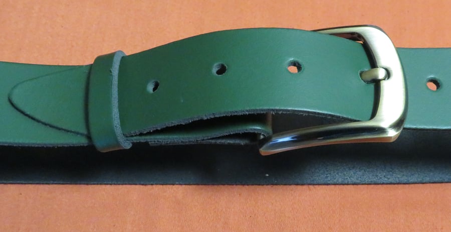 For all nature lovers I have this genuine green leather jeans belt size small