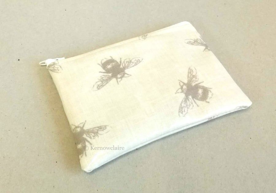 Bee coin purse