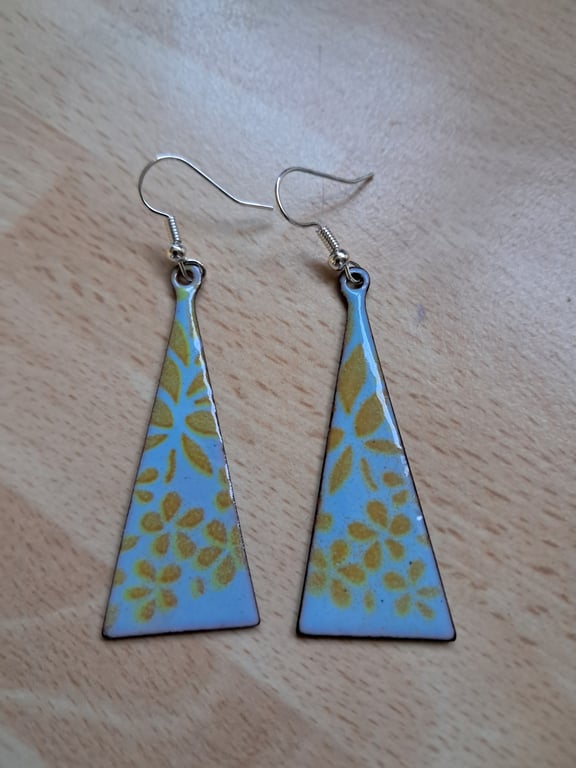 Triangular dangly earring