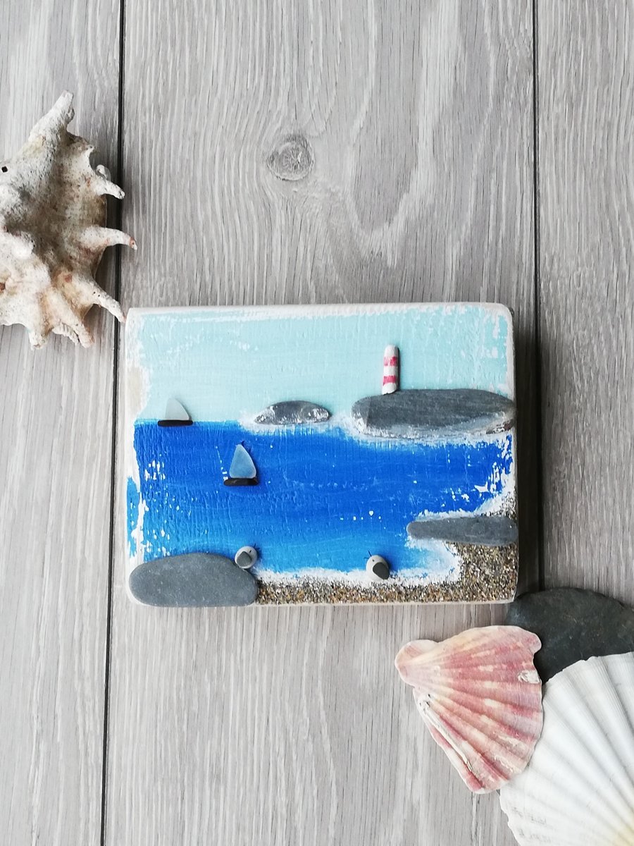 Pebble coastal scene palletwood plaque 