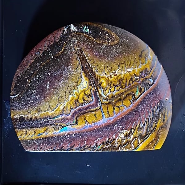 Australian Boulder Opal SPECIMAN .OPAL FORMATION (KOIROIT)