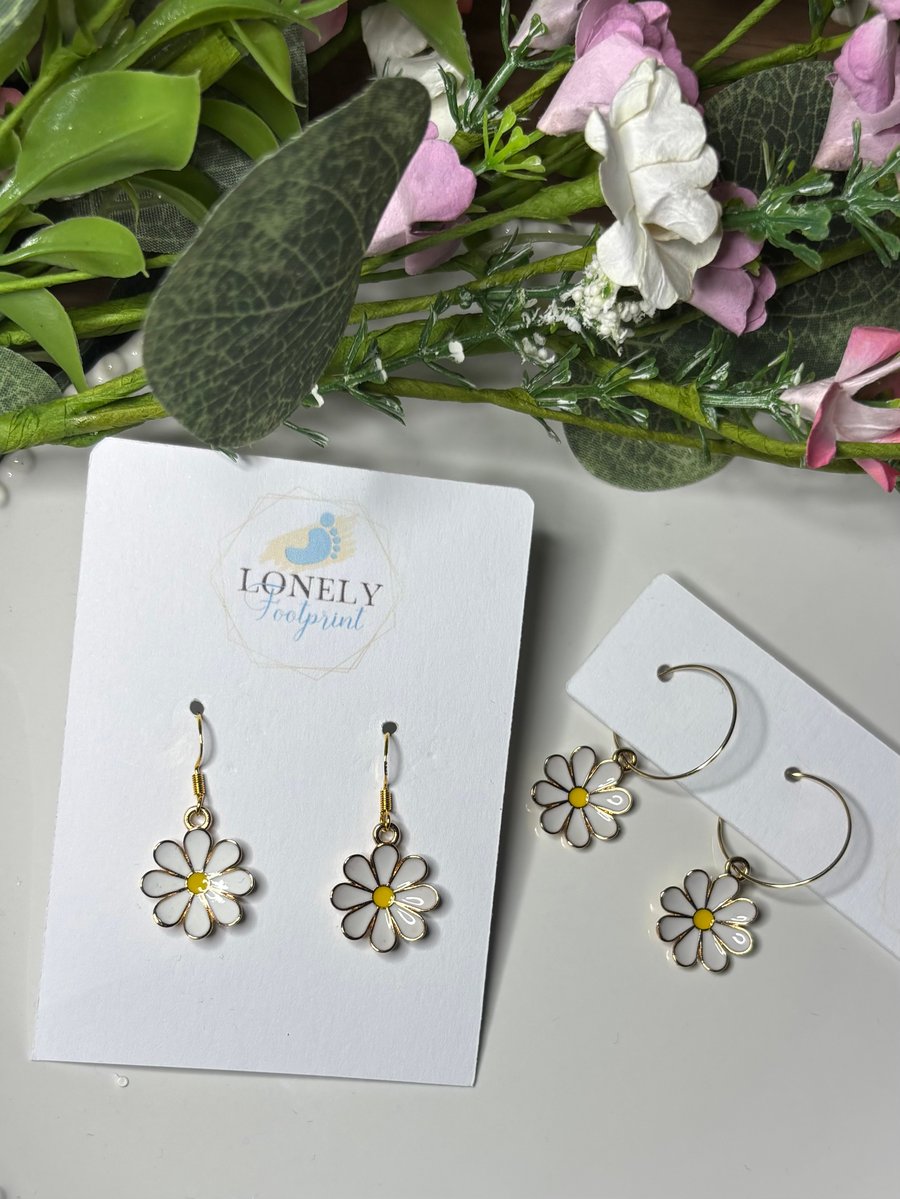 White Daisy Earrings, Floral Charms, Handmade Jewellery 