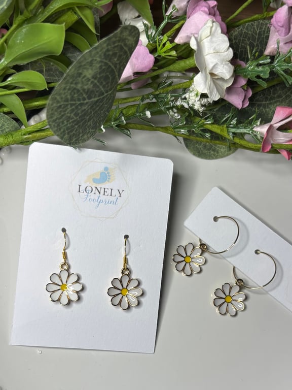White Daisy Earrings, Floral Charms, Handmade Jewellery 