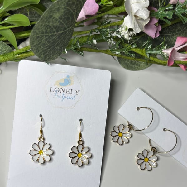 White Daisy Earrings, Floral Charms, Handmade Jewellery 