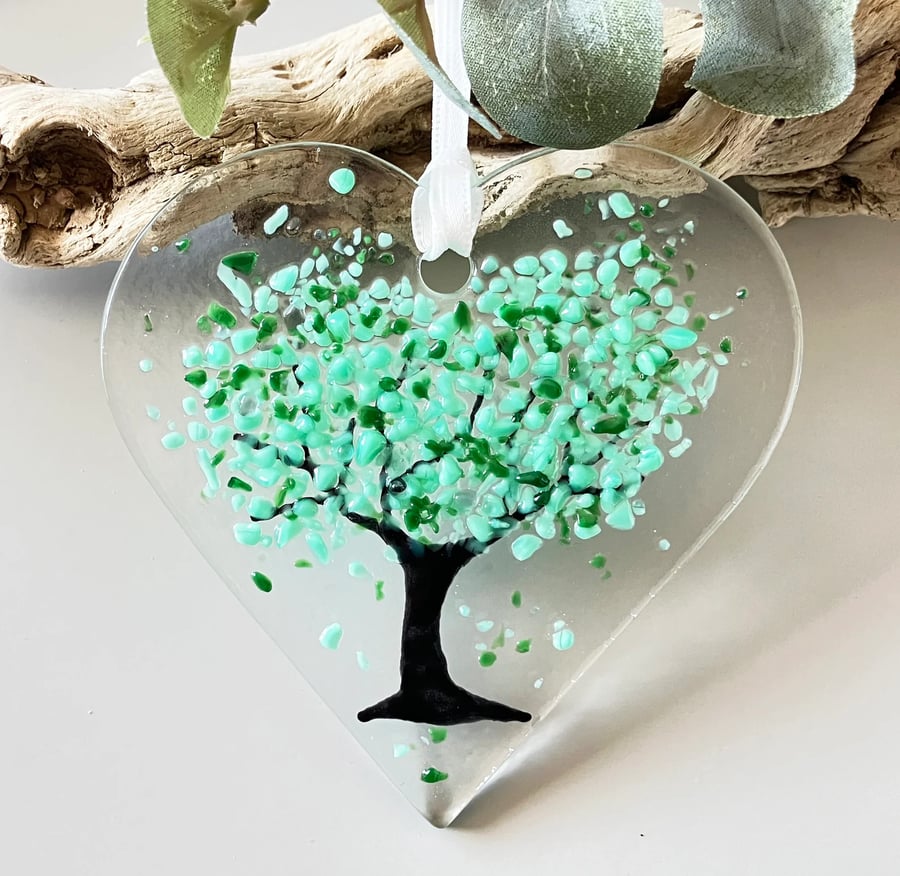 Fused Glass Tree of Life suncatcher (Apple Green)   Size 9cm x 8.5cm