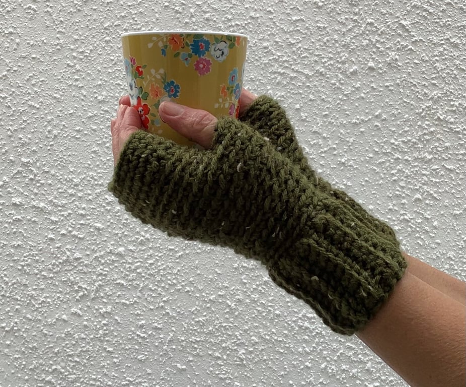 FINGERLESS MITTS , gloves ' Valley Tweed' . Soft  Merino wool blend. Green