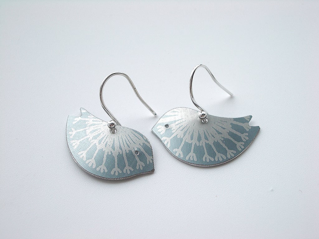 Bird earrings with seed print in grey and silver