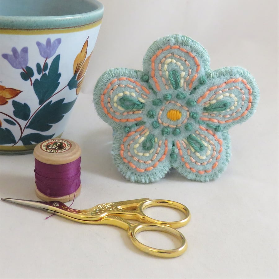 Brooch - Aqua Wool Flower Large