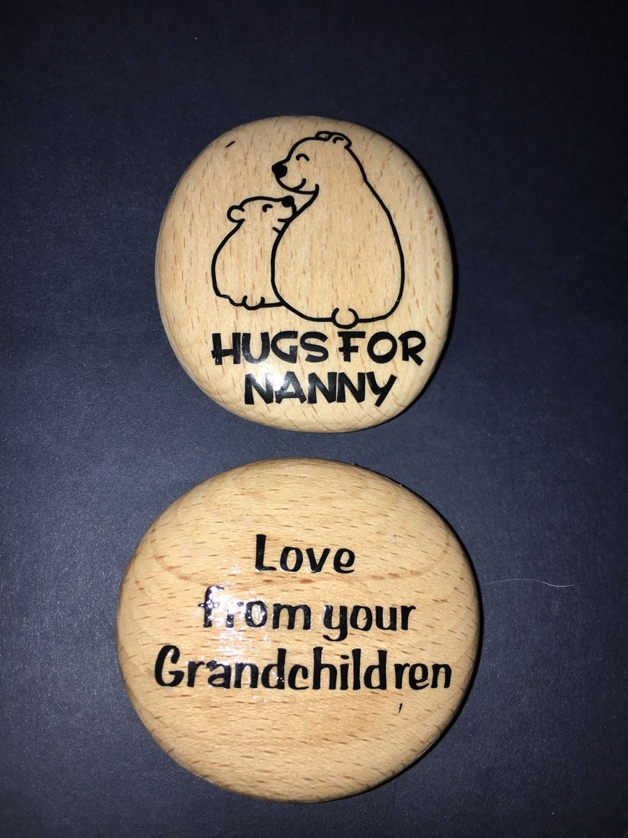Portable Nanny Hug Pebble - Wooden - Small Size 