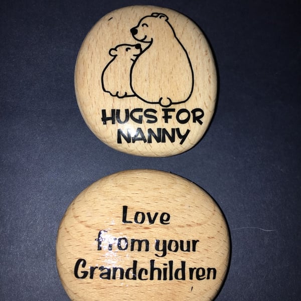 Portable Nanny Hug Pebble - Wooden - Small Size 