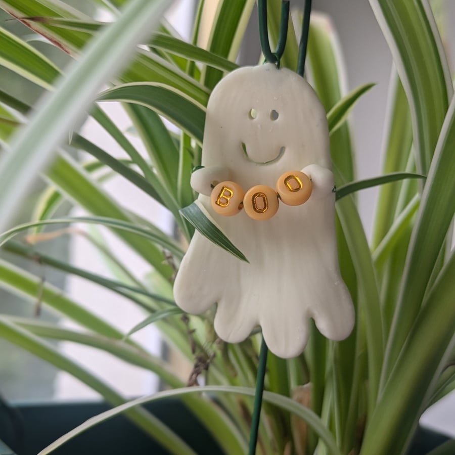 Lin - Glow in the dark ghost plant stake