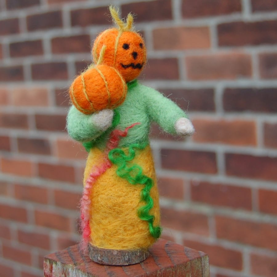 Halloween Autumn decoration, Pumpkin harvest,Halloween Figure 'Jill O Lantern' 