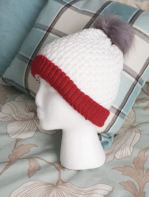 Christmas Hat, crochet with pompom