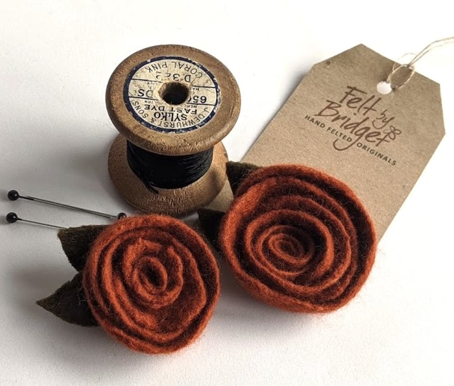 Deep orange rose brooch: handmade wool felt