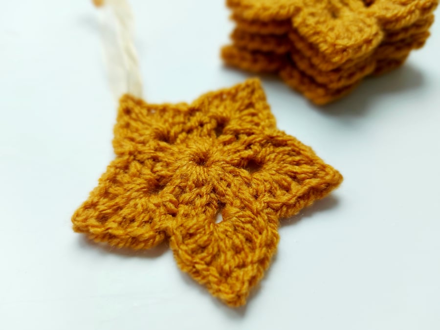 Gold Christmas Crochet Stars with Organza Ribbon, Set of 5