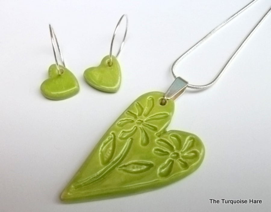 Apple Green Ceramic Pendant Necklace and Earring Set