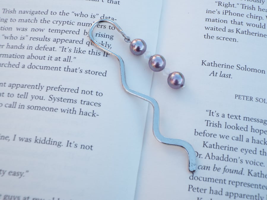 Squiggle bookmark with Pearls