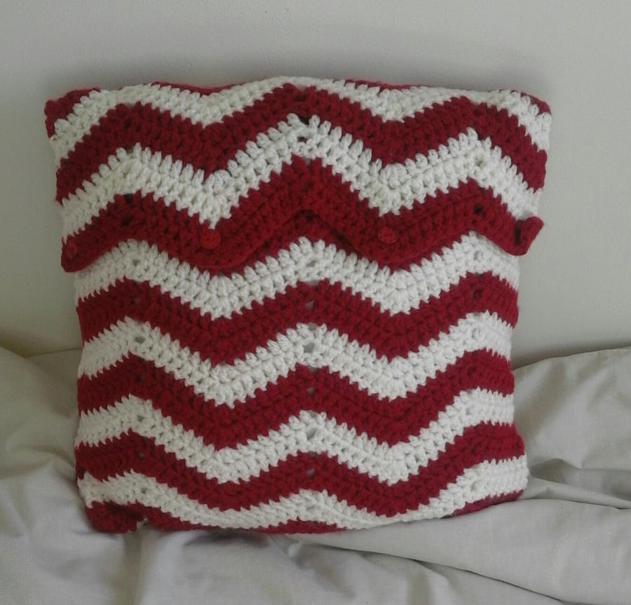 Gorgeous crocheted cushion